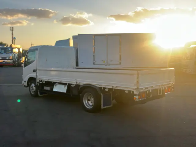 日野 デュトロ 2RG-XZC655M(2WD)の写真4