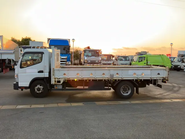 三菱 キャンター 2PG-FEB90(2WD)の写真5