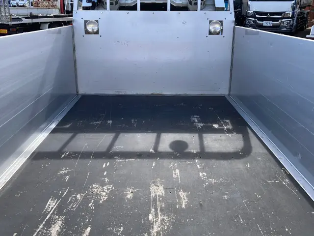 三菱 キャンター 2RG-FBA20(2WD)の写真8