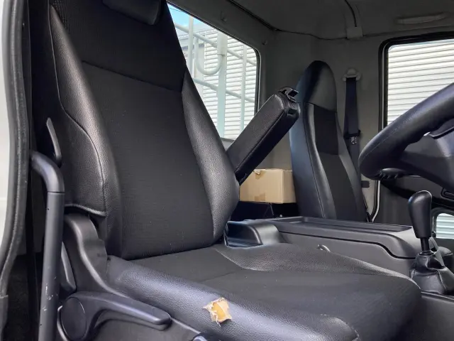 三菱 ファイター 2KG-FK72F(2WD)の写真17