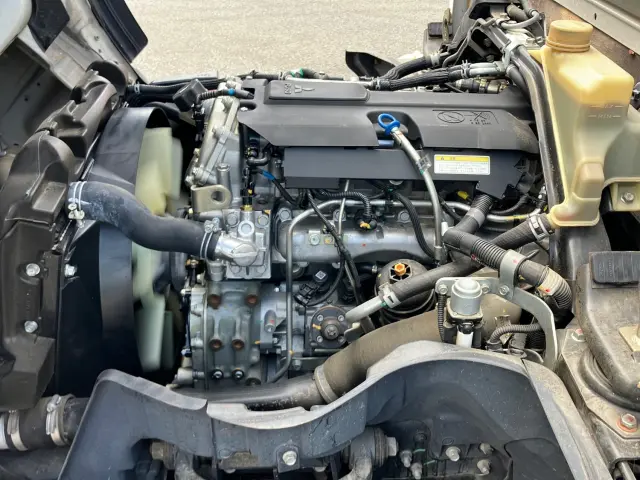 三菱 キャンター 2RG-FBA20(2WD)の写真14