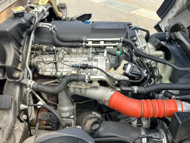 三菱 キャンター 2RG-FBA20(2WD)の写真15