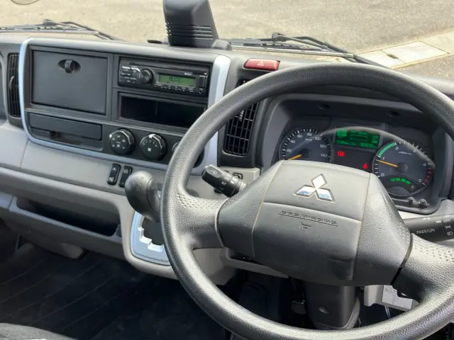 三菱 キャンター 2RG-FBA20(2WD)の写真18
