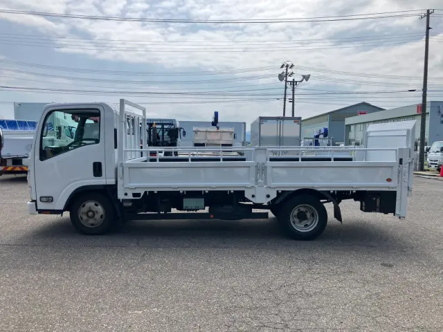 いすゞ エルフ TRG-NMR85AR(2WD)の写真5