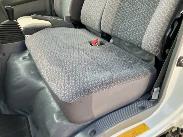 いすゞ エルフ TRG-NMR85AR(2WD)の写真18