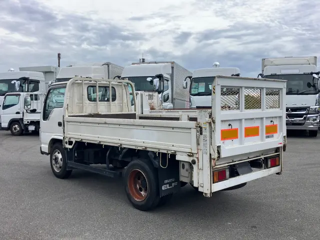 いすゞ エルフ BDG-NKR85R(2WD)の写真4