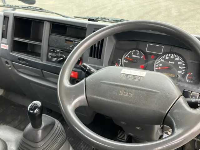 いすゞ エルフ BDG-NKR85R(2WD)の写真20