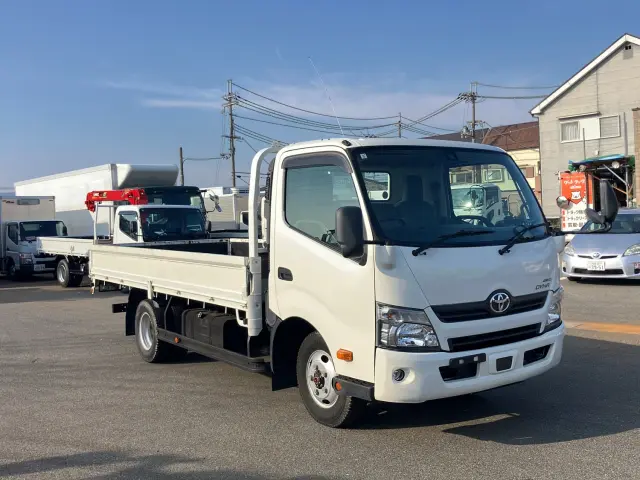 トヨタ ダイナ TKG-XZU775(4WD)の写真2