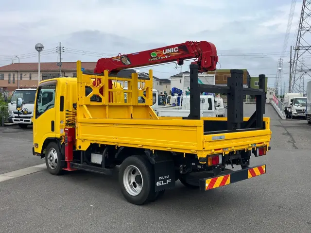 いすゞ エルフ 2RG-NMR88R(2WD)の写真4