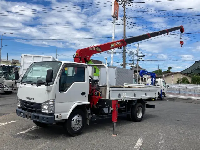 いすゞ エルフ TPG-NKR85R(2WD)の写真1