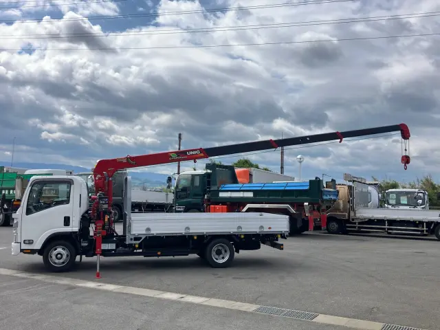 いすゞ エルフ 2RG-NPR88AR(2WD)の写真5