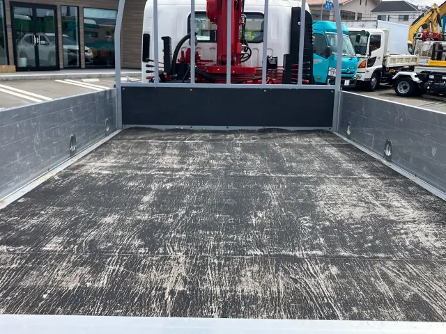 いすゞ エルフ 2RG-NPR88AR(2WD)の写真7