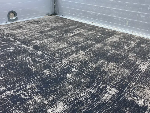 いすゞ エルフ 2RG-NPR88AR(2WD)の写真9