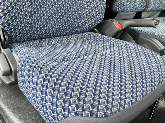 いすゞ エルフ 2RG-NPR88AR(2WD)の写真19