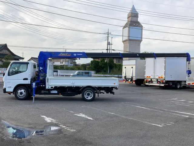 三菱 キャンター 2RG-FEAV0(2WD)の写真5