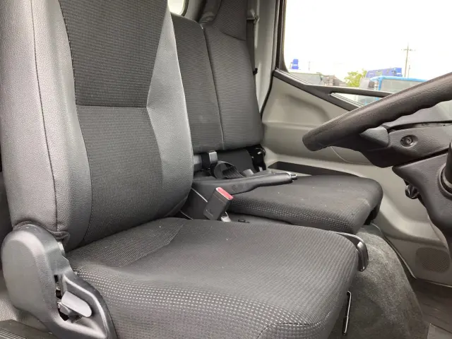 三菱 キャンター TPG-FEA50(2WD)の写真20