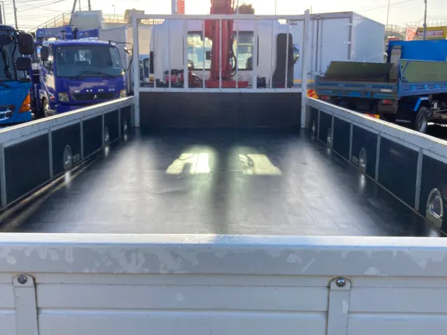 いすゞ フォワード 2RG-FRR90S2(2WD)の写真7