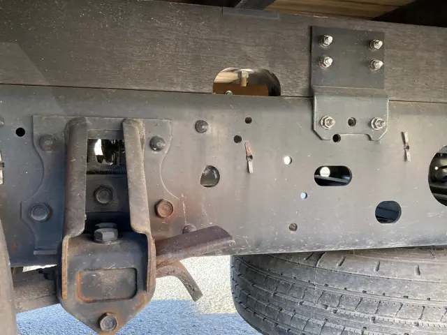 いすゞ フォワード 2RG-FRR90S2(2WD)の写真14