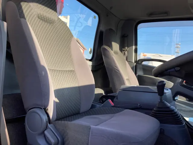 いすゞ フォワード 2RG-FRR90S2(2WD)の写真19