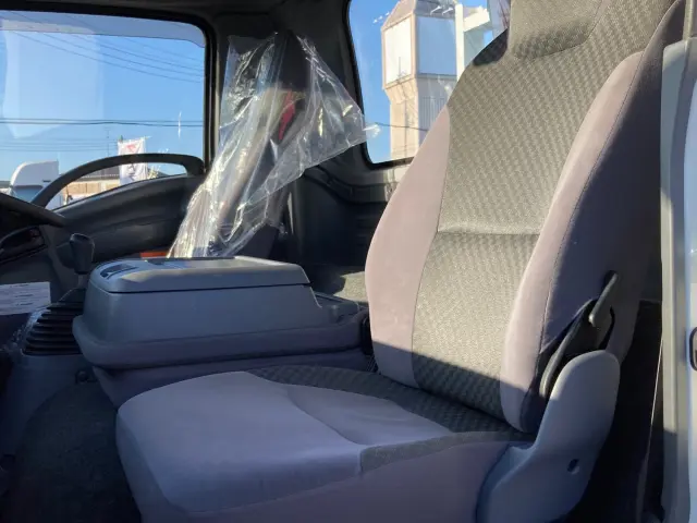 いすゞ フォワード 2RG-FRR90S2(2WD)の写真20