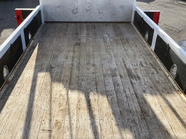 いすゞ フォワード 2PG-FRR90S1(2WD)の写真9