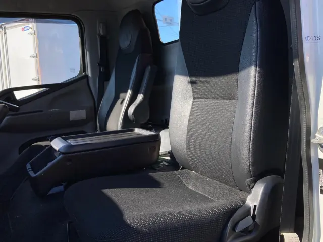 三菱 キャンター 2PG-FED90(2WD)の写真20