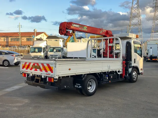 いすゞ エルフ 2RG-NPR88AR(2WD)の写真3