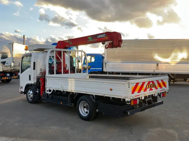 いすゞ エルフ 2RG-NPR88AR(2WD)の写真4