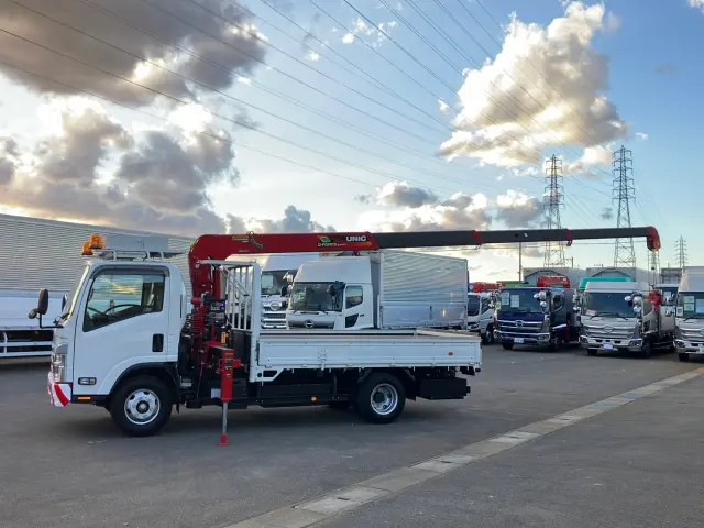 いすゞ エルフ 2RG-NPR88AR(2WD)の写真5