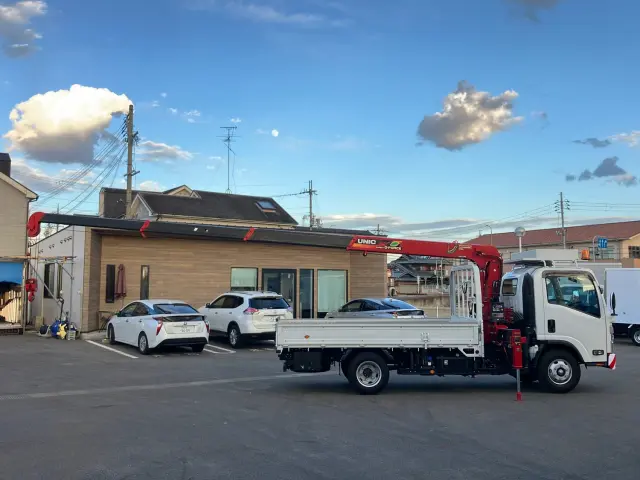 いすゞ エルフ 2RG-NPR88AR(2WD)の写真6