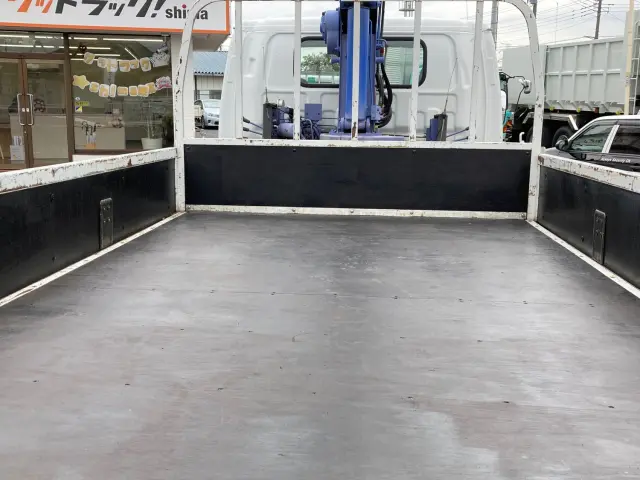 いすゞ エルフ PB-NPR81AR(2WD)の写真7