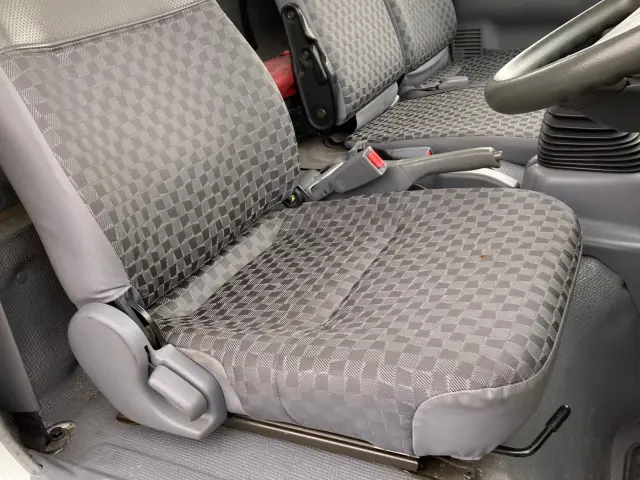 いすゞ エルフ PB-NPR81AR(2WD)の写真19