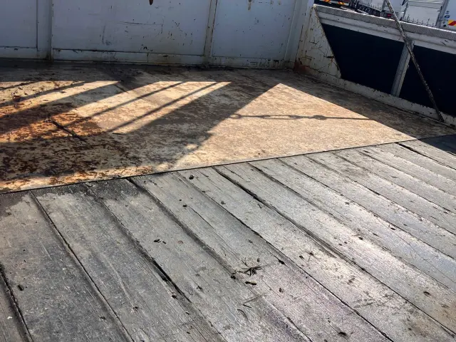 いすゞ フォワード TKG-FRR90S2(2WD)の写真8