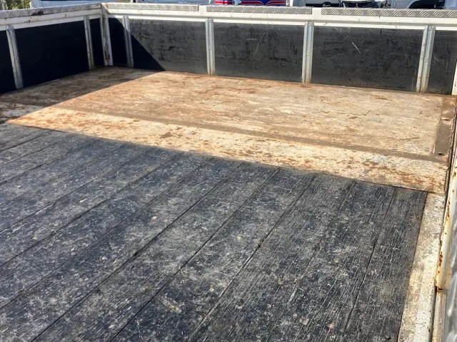 いすゞ フォワード TKG-FRR90S2(2WD)の写真9