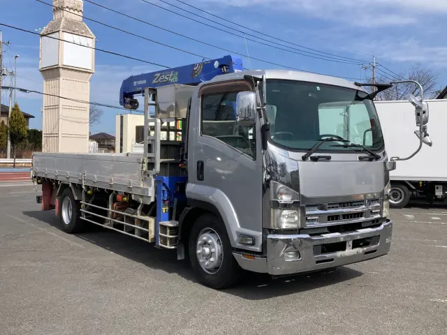 いすゞ フォワード LKG-FTR90T2(2WD)の写真2