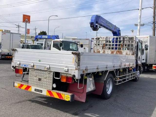 いすゞ フォワード LKG-FTR90T2(2WD)の写真3