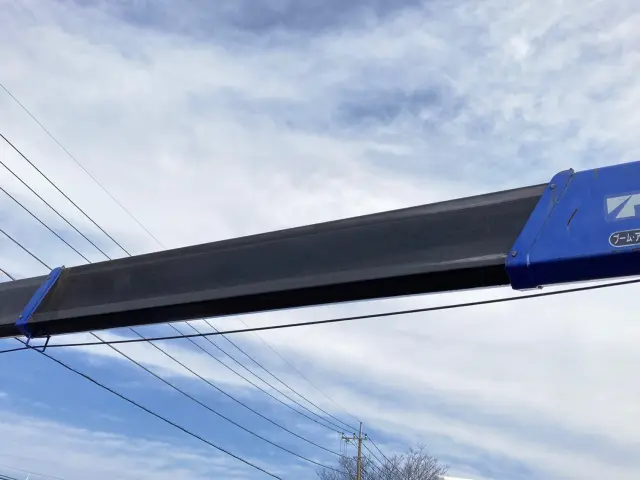 いすゞ フォワード LKG-FTR90T2(2WD)の写真11