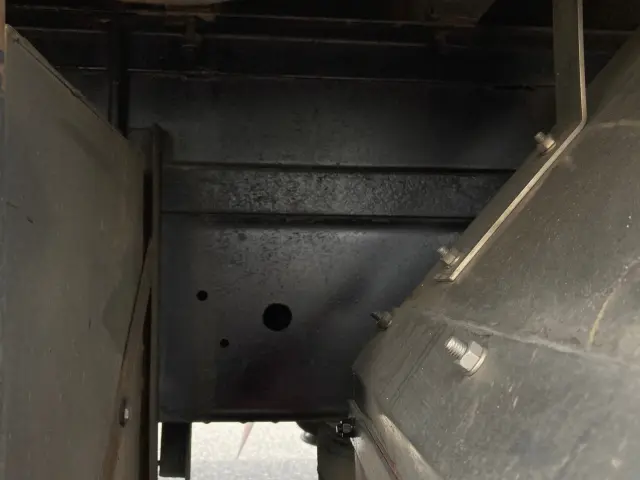 いすゞ フォワード LKG-FTR90T2(2WD)の写真14