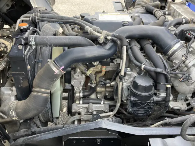 いすゞ フォワード LKG-FTR90T2(2WD)の写真17