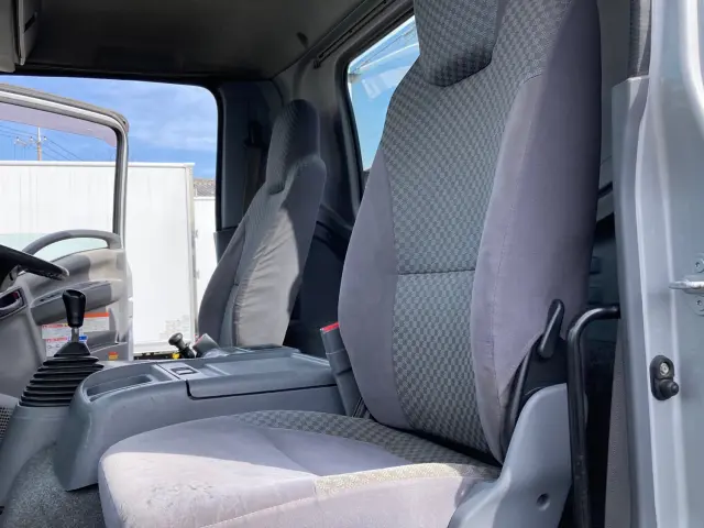 いすゞ フォワード LKG-FTR90T2(2WD)の写真20