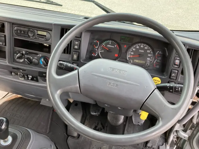いすゞ フォワード LKG-FTR90T2(2WD)の写真21