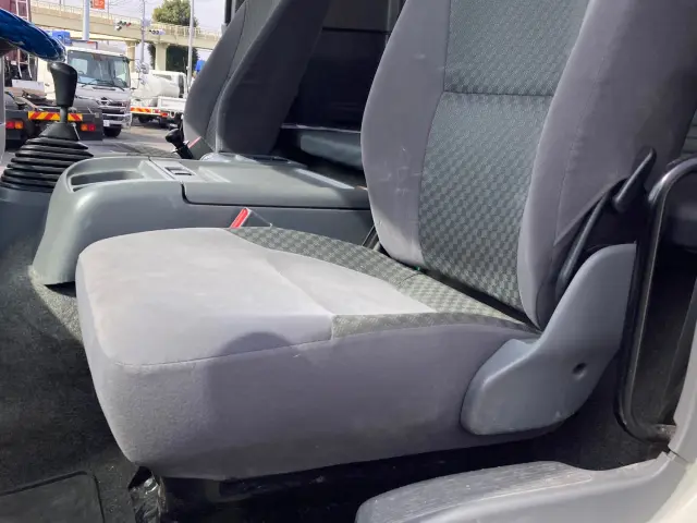 いすゞ フォワード LPG-FTR90S2(2WD)の写真20