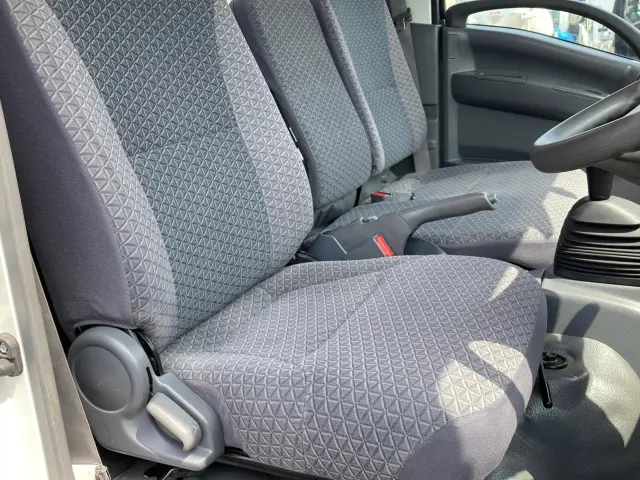 いすゞ エルフ 2RG-NMR88AR(2WD)の写真19