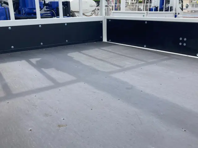 三菱 キャンター 2PG-FEB90(2WD)の写真8