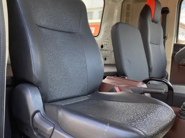 日野 レンジャー 2KG-FD2ABA(2WD)の写真19