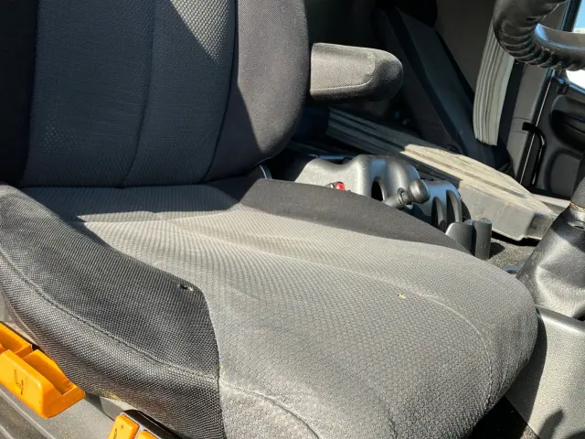 日野 プロフィア LKG-FW1EXBG(8x4)の写真19