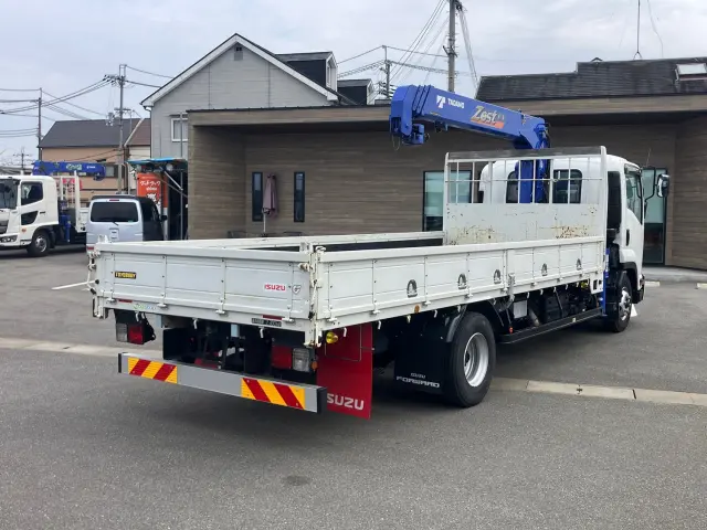 いすゞ フォワード 2RG-FRR90S2(2WD)の写真3