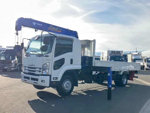 いすゞ フォワード 2RG-FTR90U2(2WD)の写真1