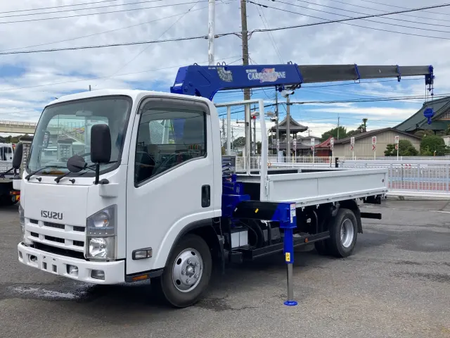いすゞ エルフ BKG-NMR85AR(2WD)の写真1