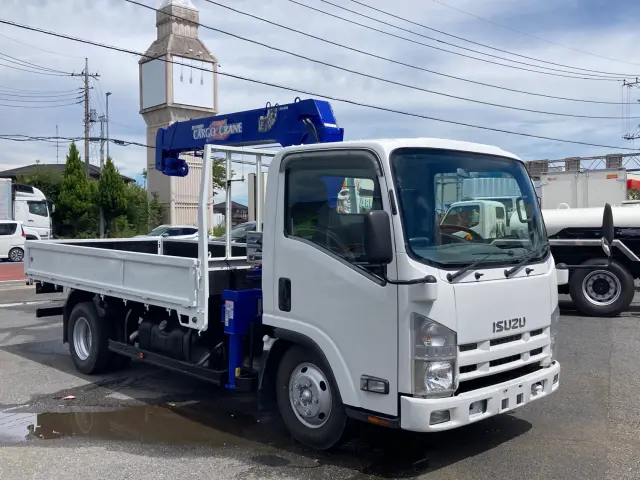 いすゞ エルフ BKG-NMR85AR(2WD)の写真2